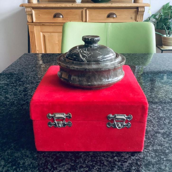 Natuursteen, doosje, spinneweb Jaspis, handgemaakt, Verzamelen, Mineralen en Fossielen, Mineraal, Ophalen