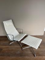 Vitra Charles Eames EA124 en EA125, Huis en Inrichting, Ophalen, Gebruikt, Metaal, Minder dan 50 cm