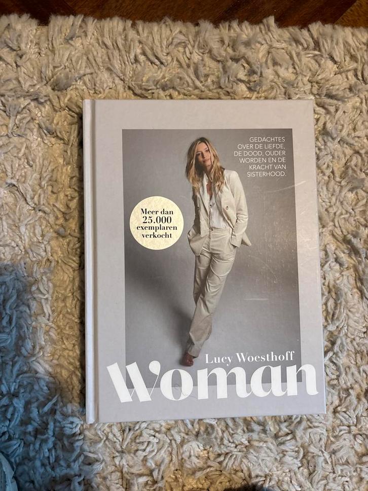 Lucy Woesthoff - Woman, Boeken, Mode, Zo goed als nieuw, Mode algemeen, Ophalen of Verzenden