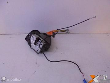 CLS-KLASSE W219 DEURSLOT KEYLESS-GO RA  A2197300635 beschikbaar voor biedingen