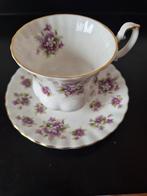 Sweet Violets royal albert porselein., Ophalen of Verzenden, Zo goed als nieuw, Porselein, Kop en/of schotel