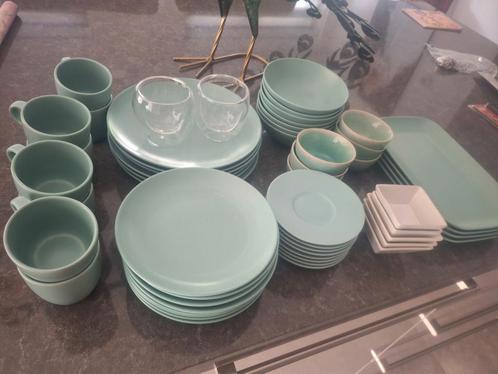 Mintgroen servies, Huis en Inrichting, Keuken | Servies, Gebruikt, Compleet servies, Effen, Aardewerk, Ophalen