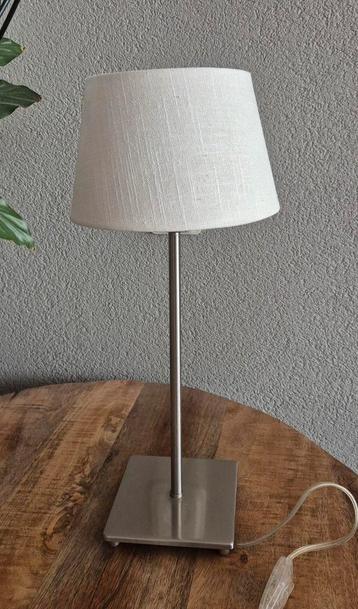 2 schemerlampjes beschikbaar voor biedingen