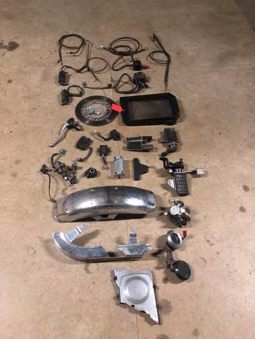 Diverse onderdelen Kawasaki LTD 454- EN 450 1984-1990 beschikbaar voor biedingen