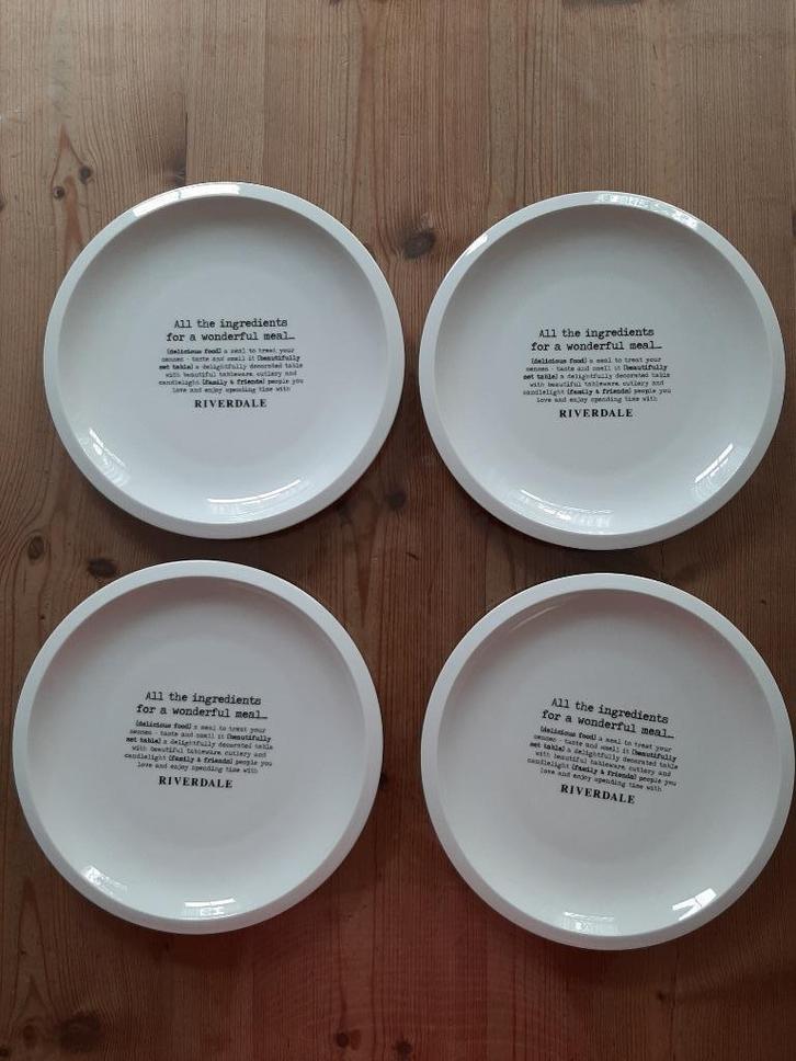 RIVERDALE - 4 ONTBIJTBORDJES - DIAMETER 22 CM ., Huis en Inrichting, Keuken | Servies, Zo goed als nieuw, Bord(en), Overige stijlen