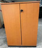 Hout fineer kantoorkast met 2 stalen legborden, Huis en Inrichting, Kasten | Roldeurkasten en Archiefkasten, Gebruikt, 100 tot 150 cm