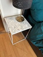 Marmeren wit tafeltje nachtkastje bijzettafel marmer, Huis en Inrichting, Slaapkamer | Nachtkastjes, Minder dan 45 cm, Gebruikt