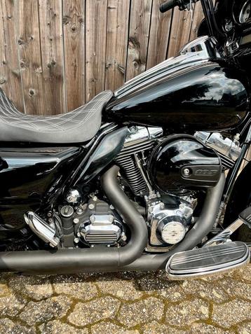 HARLEY-DAVIDSON STREET GLIDE FLHX (bj 2013) beschikbaar voor biedingen