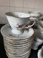 Compleet Servies met Roosjes en Gouden Rand, Ophalen, Zo goed als nieuw, Overige stijlen, Porselein