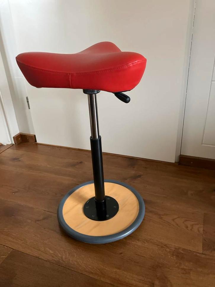 Varier Move - balanskruk, Huis en Inrichting, Stoelen, Gebruikt, Eén, Hout, Rood, Ophalen of Verzenden