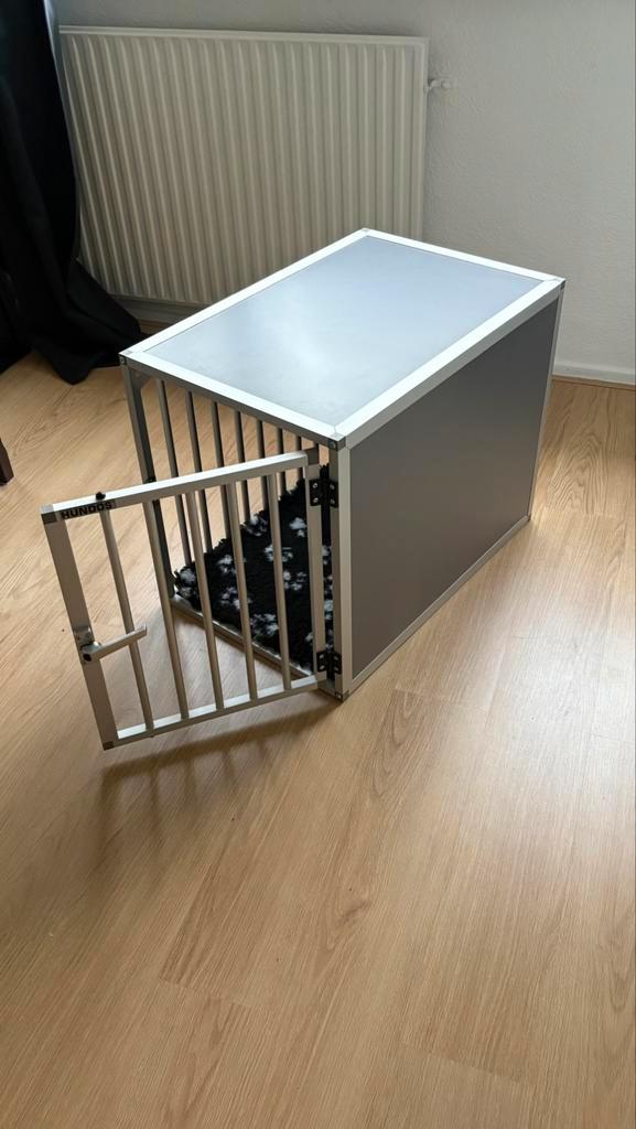 Hundos (honden) bench, Dieren en Toebehoren, Hondenbenches, Zo goed als nieuw, Ophalen