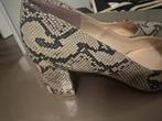 Pumps slangenprint maat 39, Kleding | Dames, Schoenen, Ophalen of Verzenden, Zo goed als nieuw, Beige
