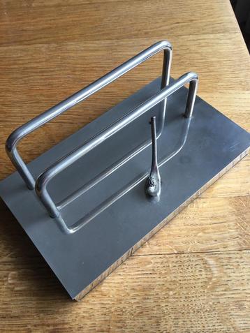 brievenhouder met opbergvak 18 x 10,5 x 7,5 cm beschikbaar voor biedingen