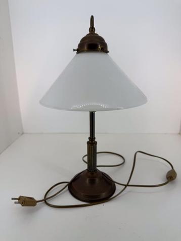 Tafellamp met glazen kap – 43 cm hoog beschikbaar voor biedingen