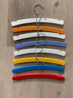 8 houten kinderkleding hangers, Kinderen en Baby's, Babykleding | Overige, Ophalen of Verzenden, Zo goed als nieuw, Jongetje of Meisje