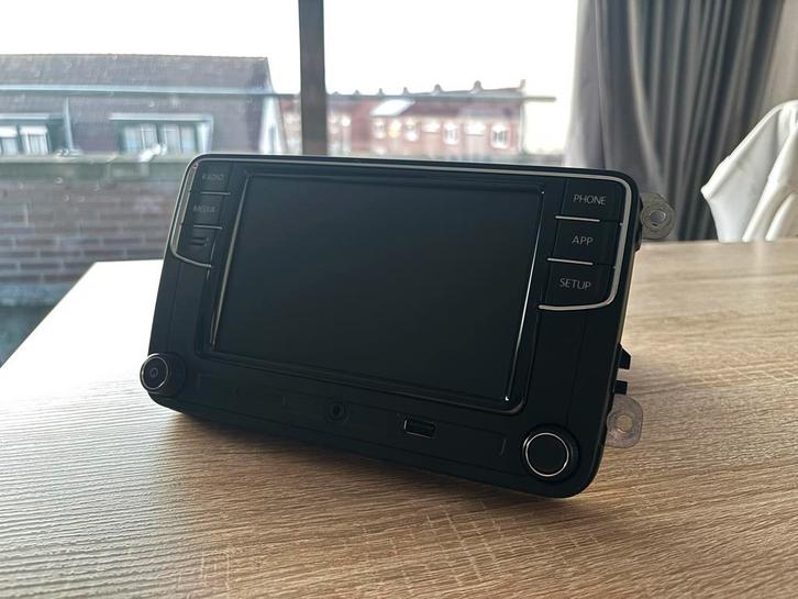 VW Golf RCD330 CarPlay/Android Auto Radio, Auto-onderdelen, Elektronica en Kabels, Volkswagen, Gebruikt, Ophalen of Verzenden