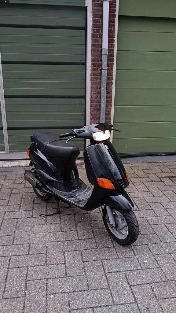 Piaggio Zip type 2 NL orgineel snor, Fietsen en Brommers, Scooters | Piaggio, Zo goed als nieuw, Zip, Ophalen of Verzenden