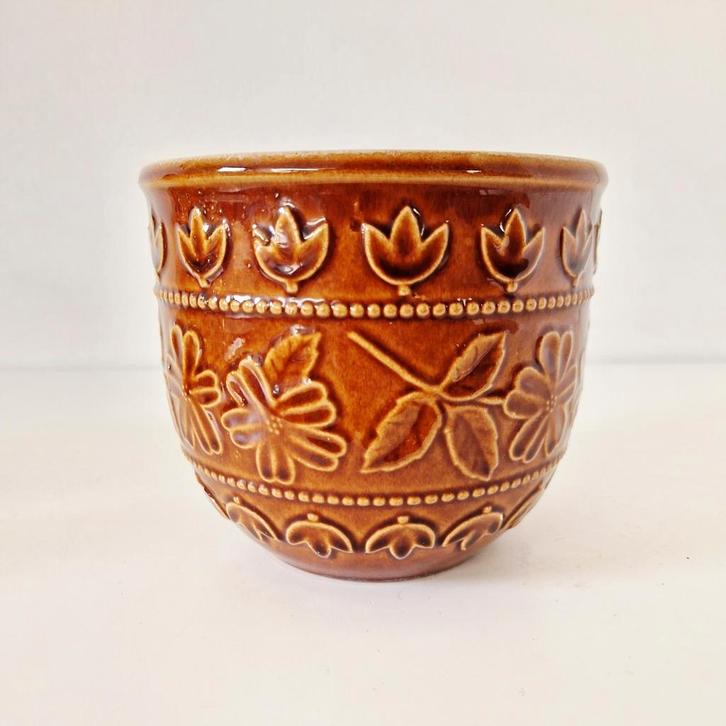 vintage bloempot met relief blaadjes retro pot, Tuin en Terras, Bloempotten, Gebruikt, Aardewerk, Binnen, Minder dan 40 cm, Minder dan 25 cm