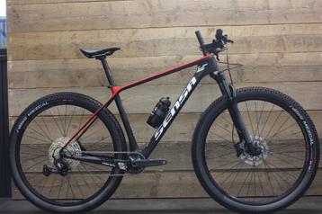 29er Sensa Fiori Evo Elite Black/red Carbon na inruil € 1799 beschikbaar voor biedingen
