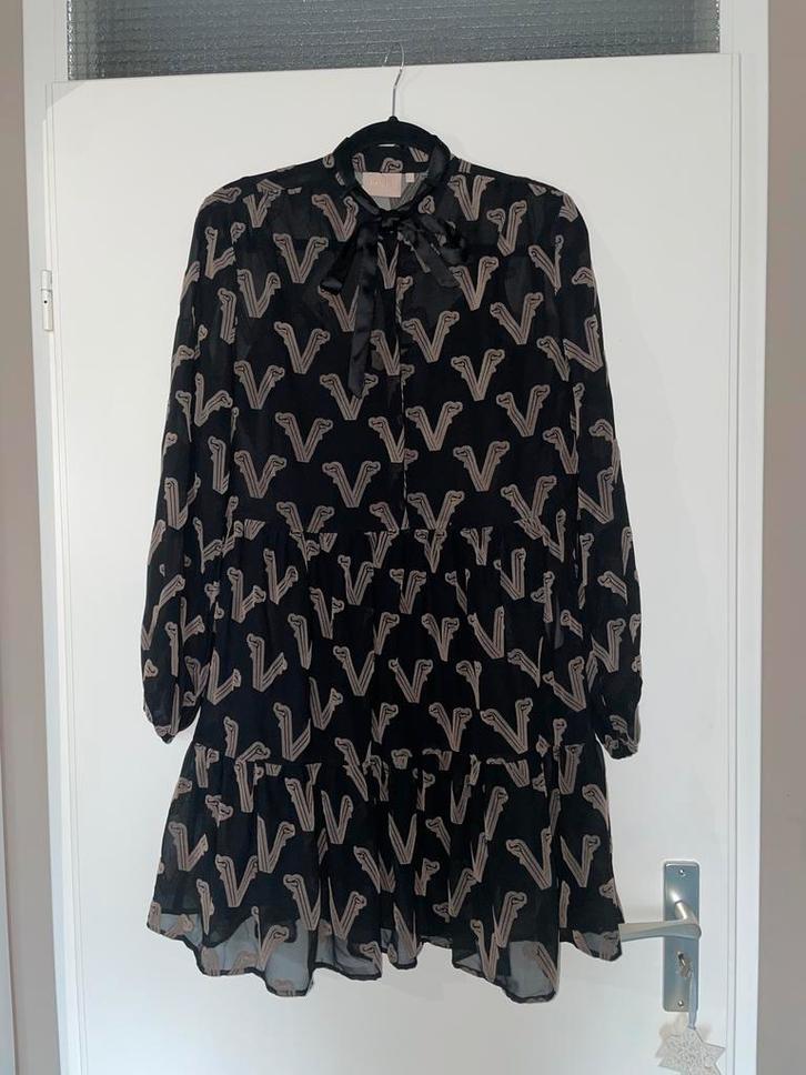 Josh V zwart bruine Rosetta v logo jurk mt S, Kleding | Dames, Jurken, Zo goed als nieuw, Maat 38/40 (M), Zwart, Knielengte, Ophalen of Verzenden