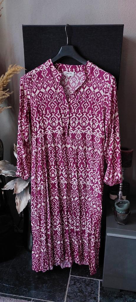 Fuchsia lange printjurk van Lola&Liza. Maat 40., Kleding | Dames, Jurken, Zo goed als nieuw, Maat 38/40 (M), Roze, Onder de knie