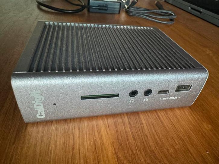 CalDigit TS3 Plus Docking Station, Computers en Software, Dockingstations, Zo goed als nieuw, Docking station, Harde schijf, Laptop