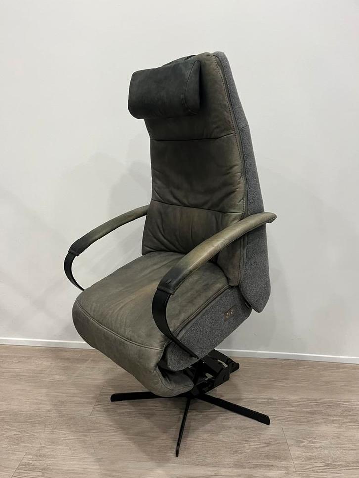 Prominent Humberto E100 Grijs Relaxfauteuil Sta-op Accu M, Huis en Inrichting, Fauteuils, Zo goed als nieuw, Leer, Stof, Minder dan 50 cm