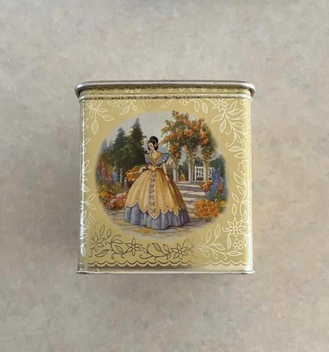 Tin / Blik / Trommel Vintage met Victoriaanse Afbeeldingen, Antiek en Kunst, Curiosa en Brocante, Ophalen of Verzenden