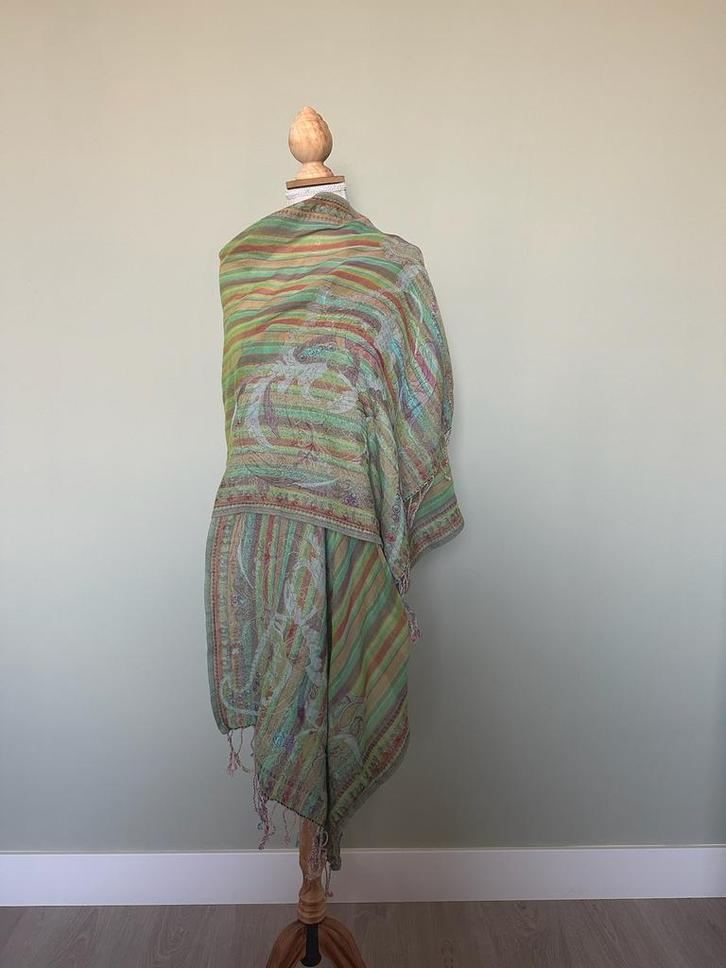 Hand gemaakte sjaal groen, Kleding | Dames, Mutsen, Sjaals en Handschoenen, Zo goed als nieuw, Sjaal, Verzenden