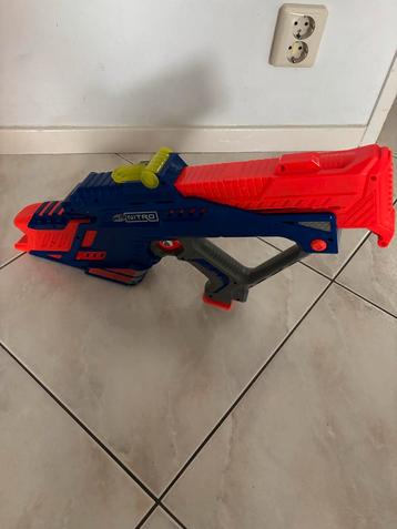 Nerf Nitro met 9 autootjes: leuk voor sinterklaas beschikbaar voor biedingen