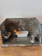 Leuke antieke  blikken badkamer, Verzamelen, Poppenhuizen en Toebehoren, Ophalen of Verzenden, Zo goed als nieuw, Poppenhuis