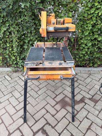 Steenzaag machine van Voorden beschikbaar voor biedingen
