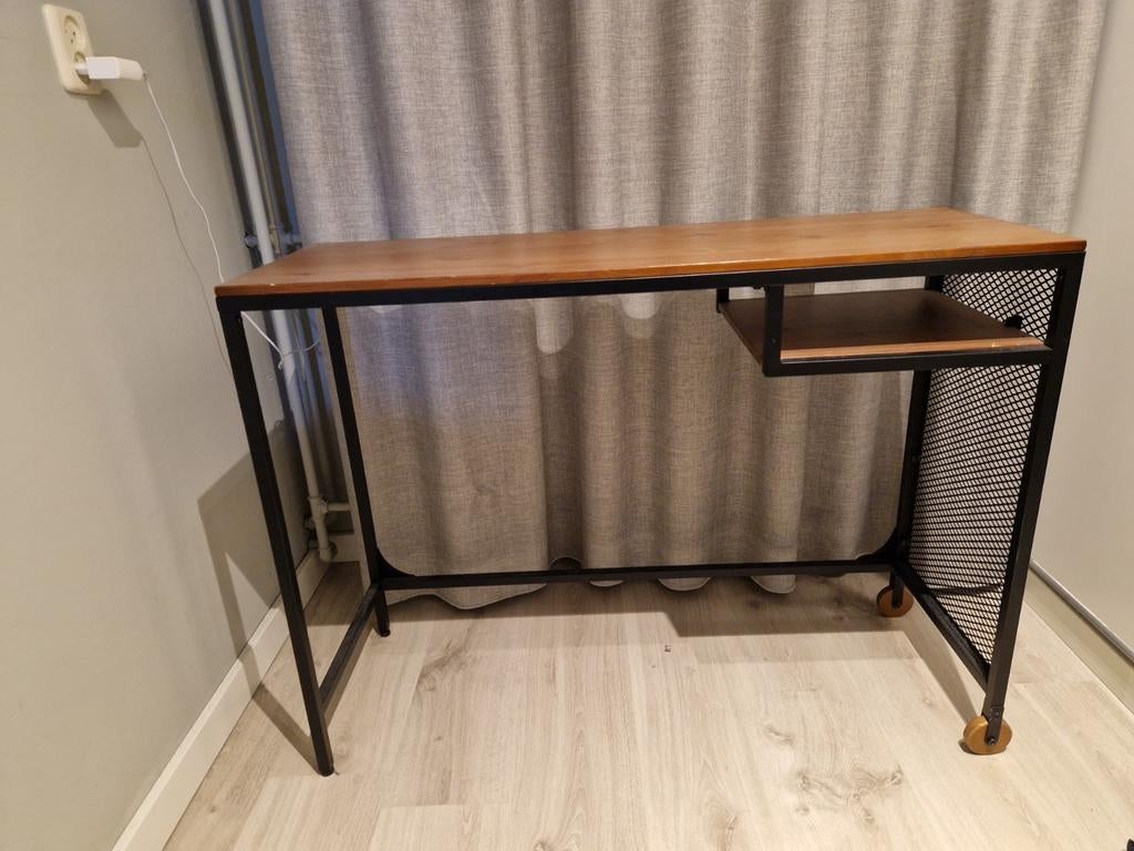 Ikea Fjalbo Laptoptafel - Industrieel Design, Ophalen of Verzenden, Zo goed als nieuw