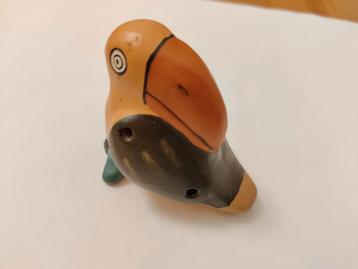 Ocarina als vogel (toekan) beschikbaar voor biedingen