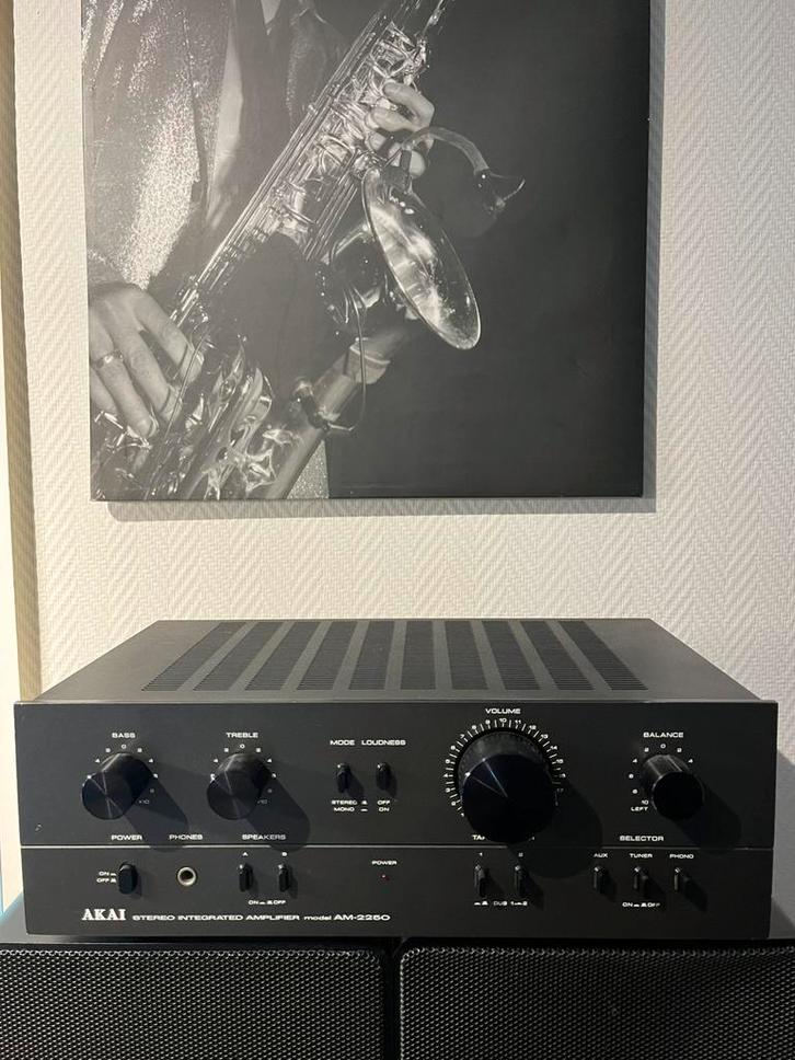 Akai AM-2250 versterker, Audio, Tv en Foto, Versterkers en Receivers, Zo goed als nieuw, Minder dan 60 watt, Overige merken, Ophalen of Verzenden