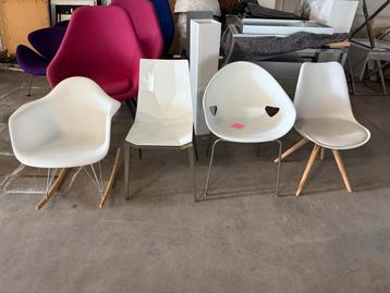 Vier Witte Stoelen - Diverse Modellen beschikbaar voor biedingen