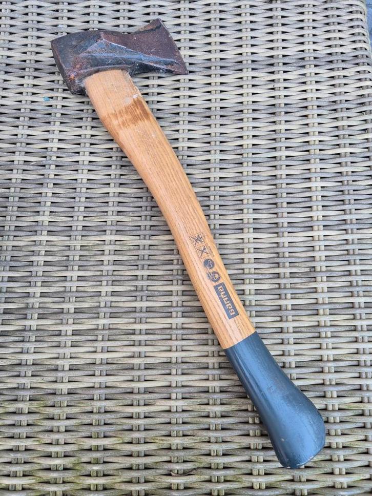 Gebruikte Bijl - Handbijl boomstam, Doe-het-zelf en Verbouw, Gereedschap | Handgereedschap, Gebruikt, Ophalen of Verzenden