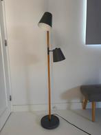 Leimotiv Rubi Vloerlamp als nieuw Scandinavisch grijs hout, Huis en Inrichting, Lampen | Vloerlampen, Ophalen, Zo goed als nieuw