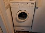 Goedwerkende wasmachine met verhoger met lade, Ophalen, Gebruikt