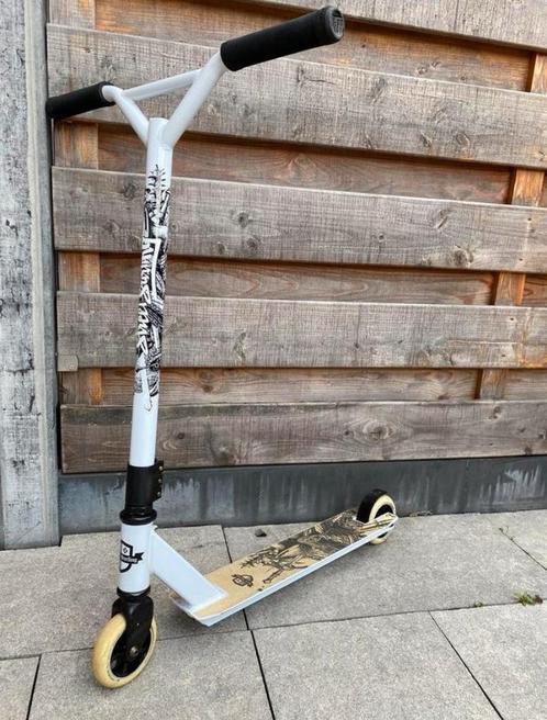 Stunt step van Street surfing + nieuwe handvaten/grips, Fietsen en Brommers, Steps, Zo goed als nieuw, Gewone step, Ophalen