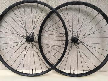 Handgespaakte STRAND wielset met Shimano XT naven beschikbaar voor biedingen