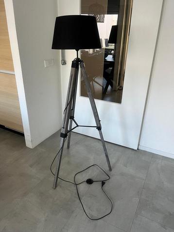 Industriele lamp vloerlamp beschikbaar voor biedingen