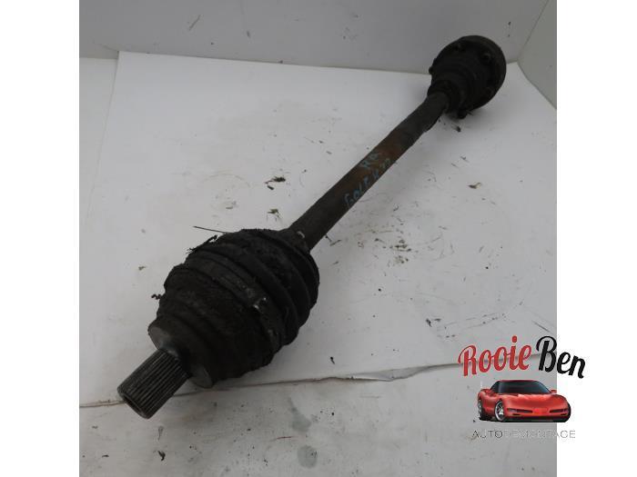 Aandrijfas rechts-achter van een Volkswagen Golf, Auto-onderdelen, Remmen en Aandrijving, Volkswagen, Gebruikt, 3 maanden garantie