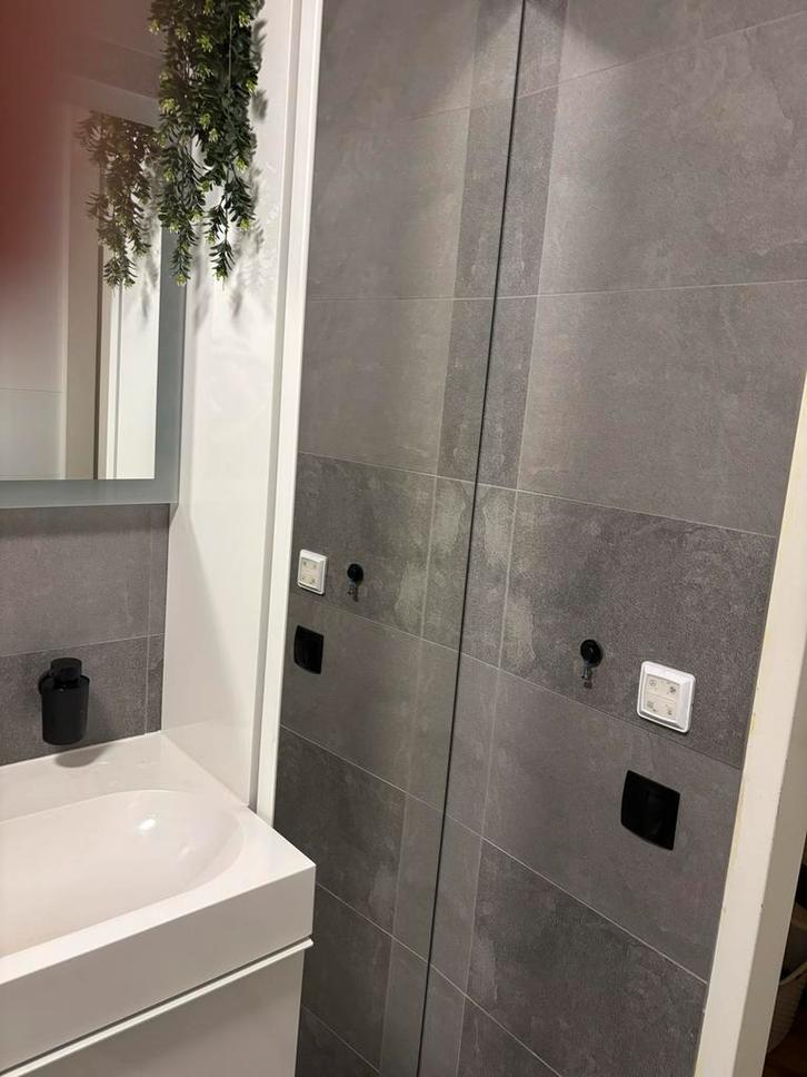 Wastafel met spiegel en kast ikea, Huis en Inrichting, Badkamer | Badkamermeubels, Zo goed als nieuw, Wastafelkast, Minder dan 100 cm