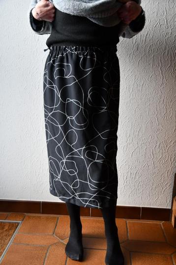 Zwarte halflange overslagrok - maat 38 beschikbaar voor biedingen