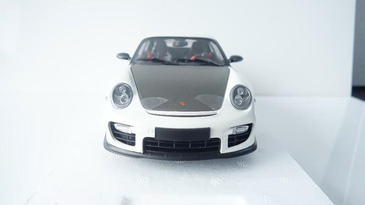 Porsche 911 GT2 RSin schaal 1:18 van MiniChamps, Hobby en Vrije tijd, Modelauto's | 1:18, Nieuw, Auto, MiniChamps, Ophalen of Verzenden