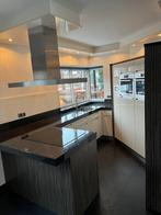 Prachtige keuken met apparatuur, Ophalen, U-keuken, Graniet of Steen, Zo goed als nieuw