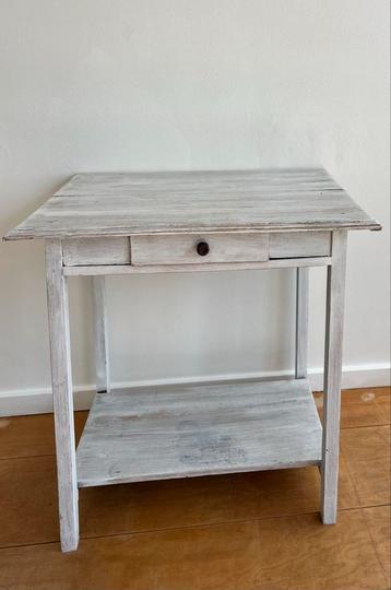 Vintage Bijzettafel met Lade beschikbaar voor biedingen