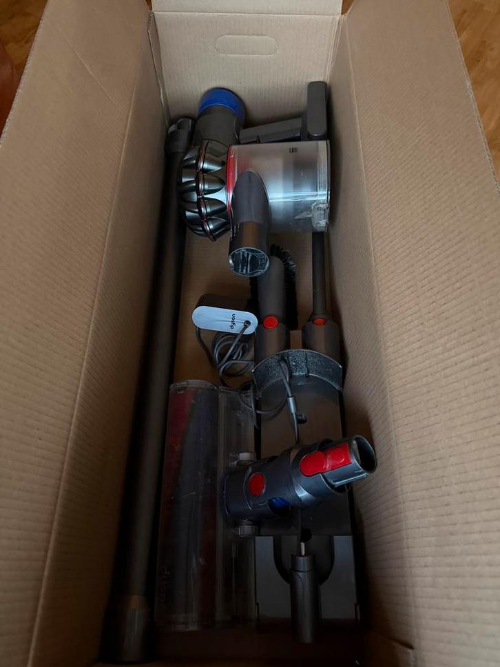 Dyson V8 - Defecte parketborstel, Witgoed en Apparatuur, Stofzuigers, Niet werkend, Stofzuiger, Minder dan 1200 watt, Reservoir