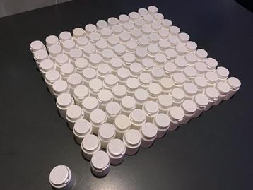 111 plastic potjes met deksel